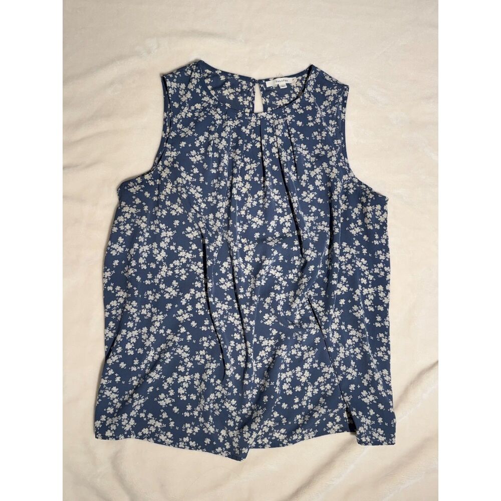 Blue and White Floral Sleeveless Blouse Size 1X